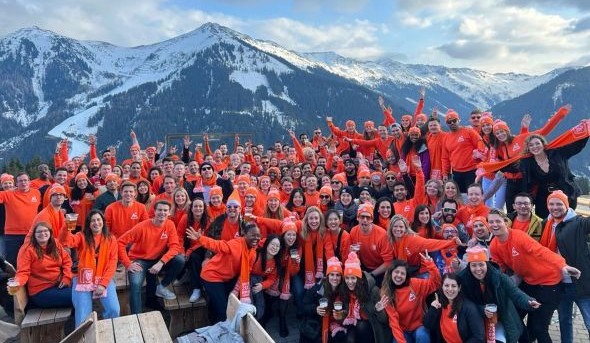 Ankerfoto des ING-Mitarbeitenden-Netzwerks YoungING für Mitarbeitende unter 36 (Quelle: ING Deutschland)